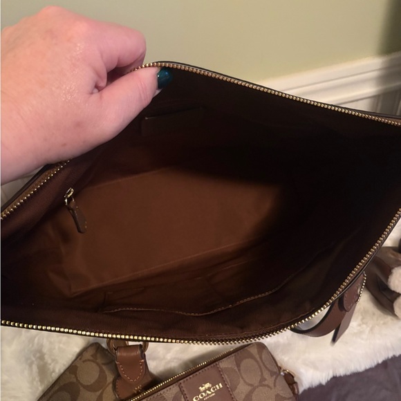 Coach Tan Signature Tote Bag Set - Picture 2 of 11